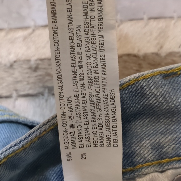 Disney Mickey Mouse Women's Size XXL Light Embroidered Denim Shorts - Picture 7 of 9